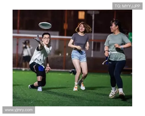 上海飞盘队状态引发热议球迷对表现和战术展开激烈讨论